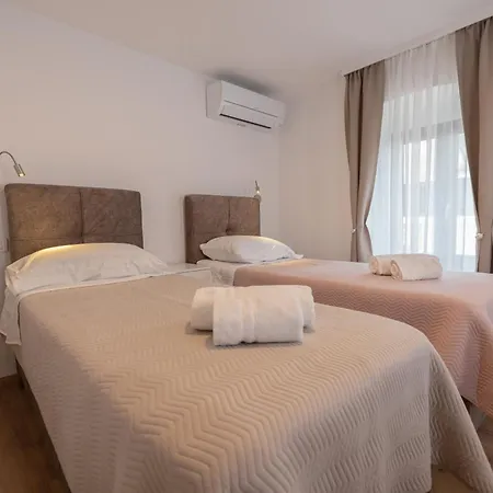 Apartman Nai With Private Parking And Jacuzzi Апартаменты