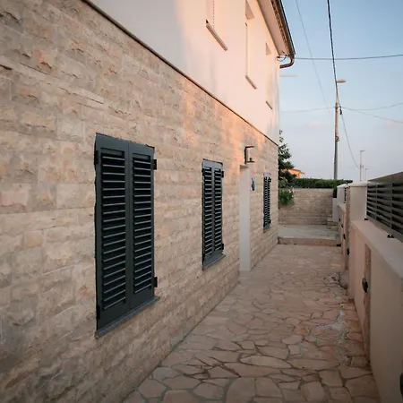 Apartment Nai With Private Parking And Jacuzzi