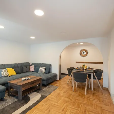 Nai With Private Parking And Jacuzzi *
