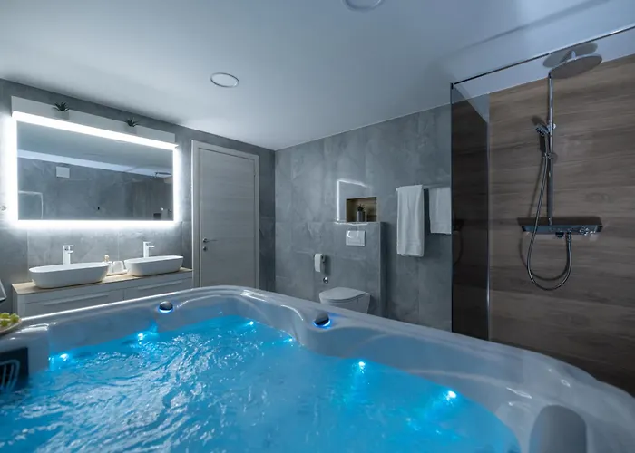 Nai With Private Parking And Jacuzzi Apartman