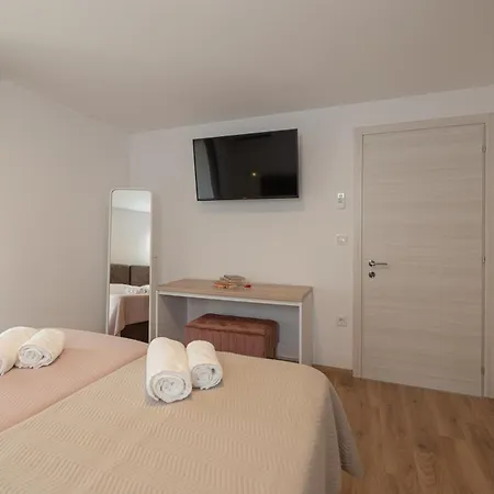 Nai With Private Parking And Jacuzzi شقة