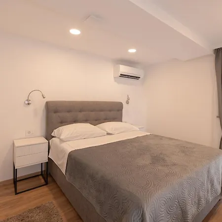 Nai With Private Parking And Jacuzzi غييكا