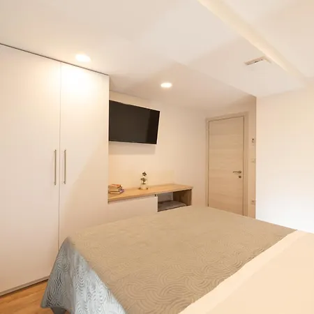 Nai With Private Parking And Jacuzzi شقة *